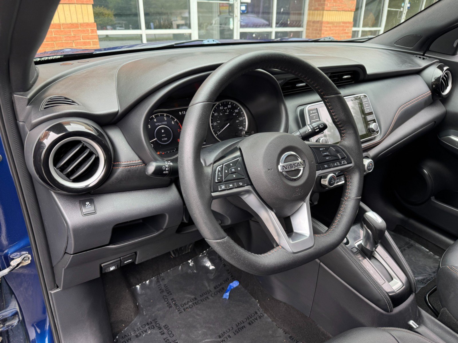 Used 2019 Nissan Kicks SR w/ SR Premium Package FWD image 12