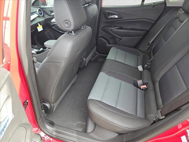 New 2026 Chevrolet Trax LT w/ Sunroof Package image 15