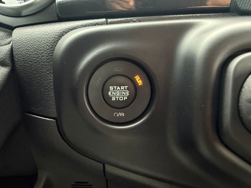 Used 2021 Jeep Wrangler Unlimited Sahara image 23