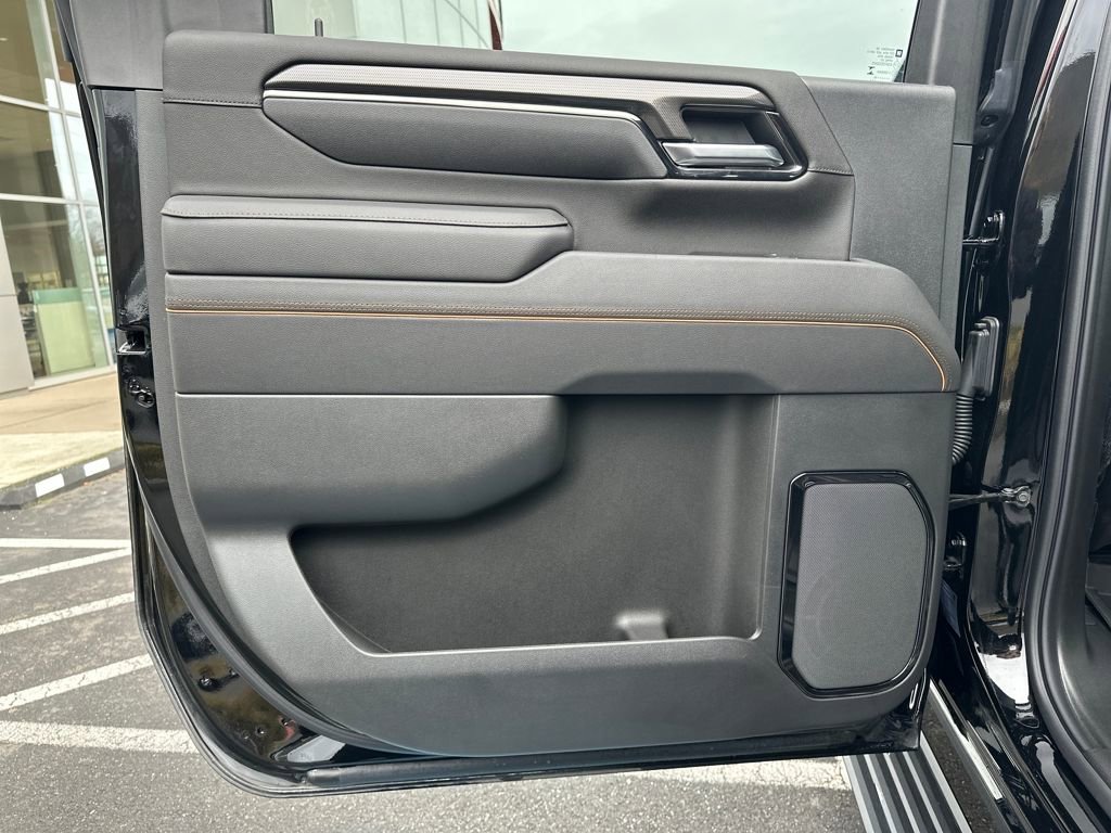 Used 2025 GMC Sierra 3500 AT4 w/ AT4 Premium Plus Package image 13