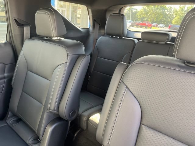 New 2027 Chevrolet Traverse LT w/ Sun and Wheel Package FWD image 15