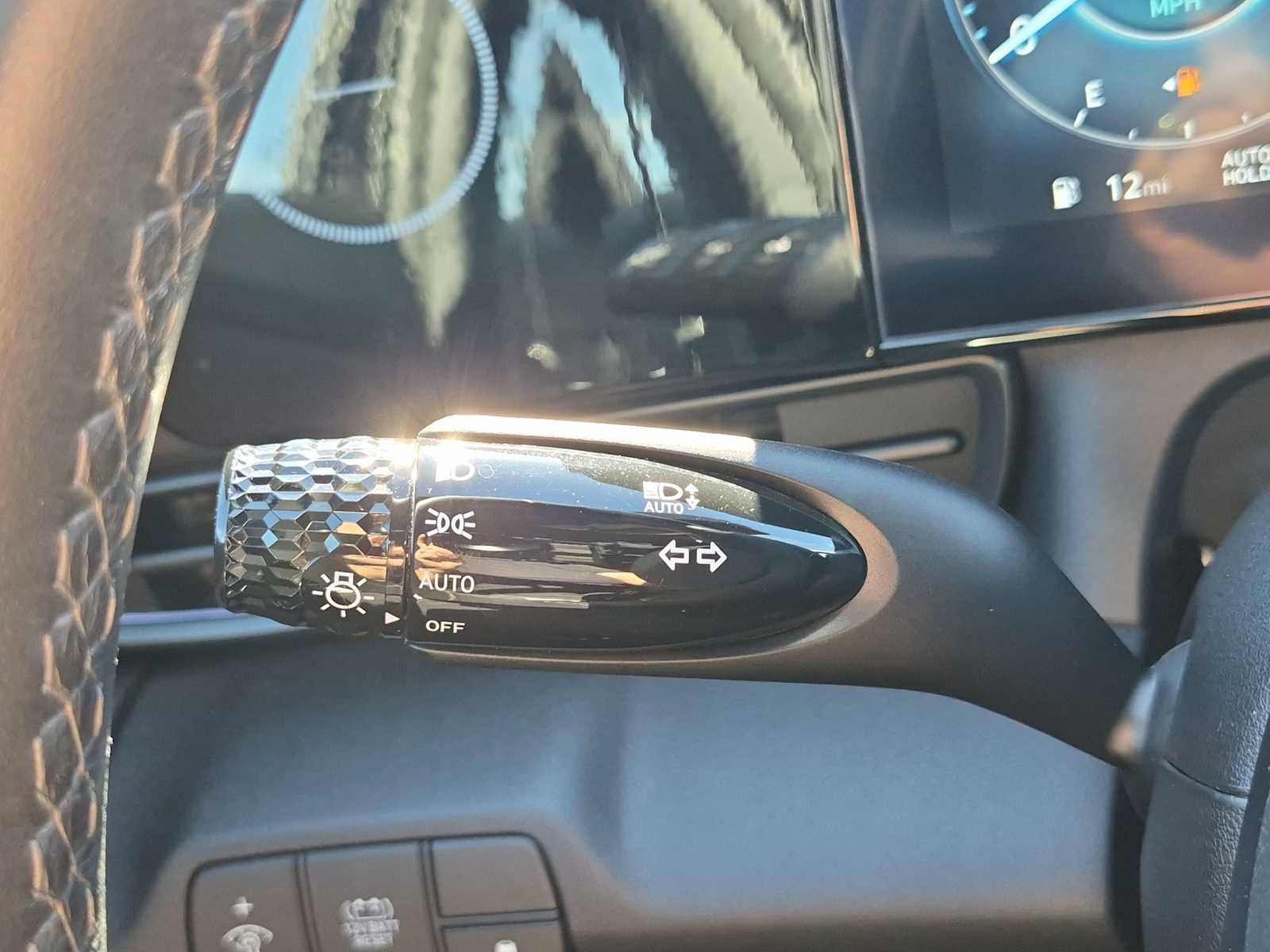 Used 2025 Hyundai Elantra SEL FWD image 25
