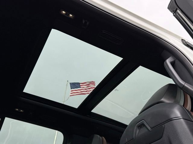 Used 2025 Lincoln Navigator L Reserve image 5