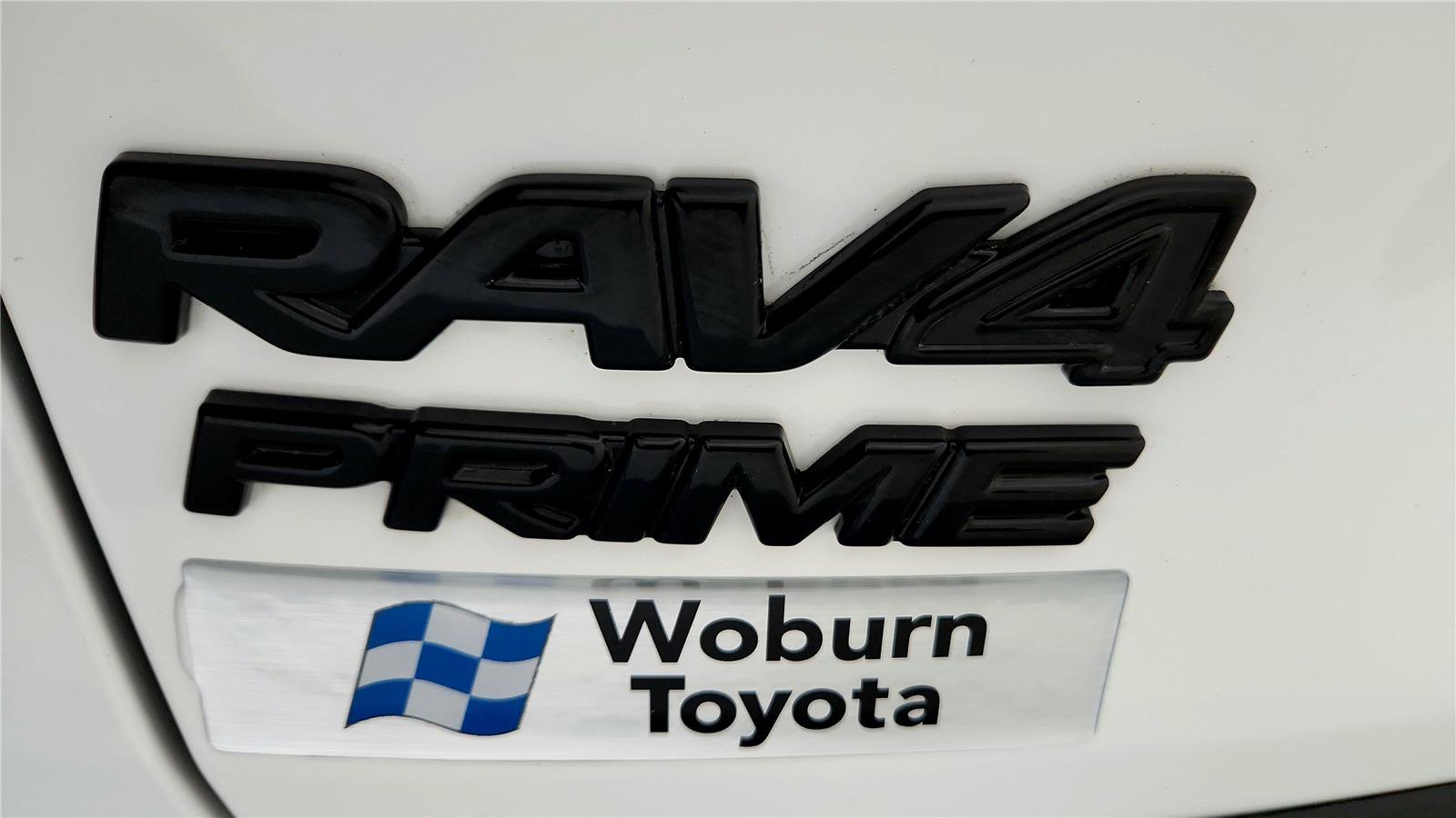 Used 2024 Toyota RAV4 SE w/ Weather & Moonroof Package image 21