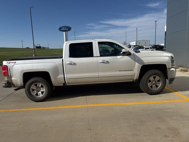 Used 2017 Chevrolet Silverado 1500 LT w/ All Star Edition AWD/4WD image 4