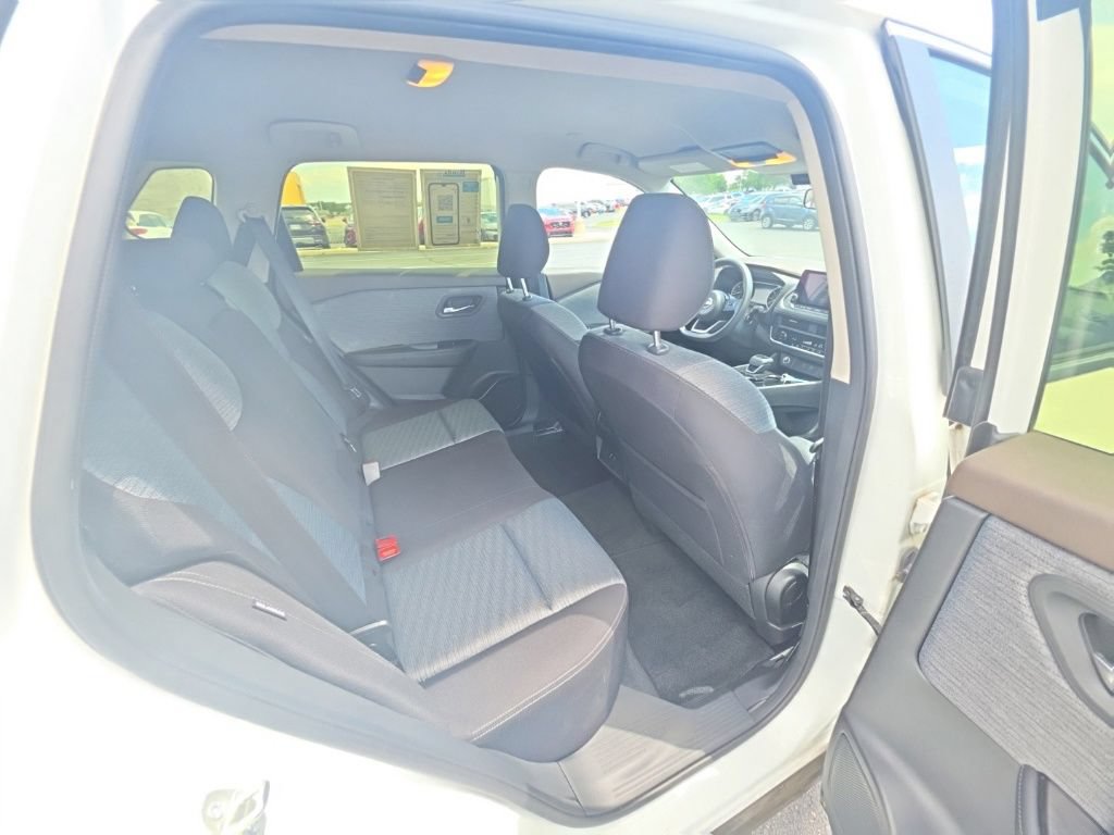 Used 2023 Nissan Rogue SV AWD/4WD image 29