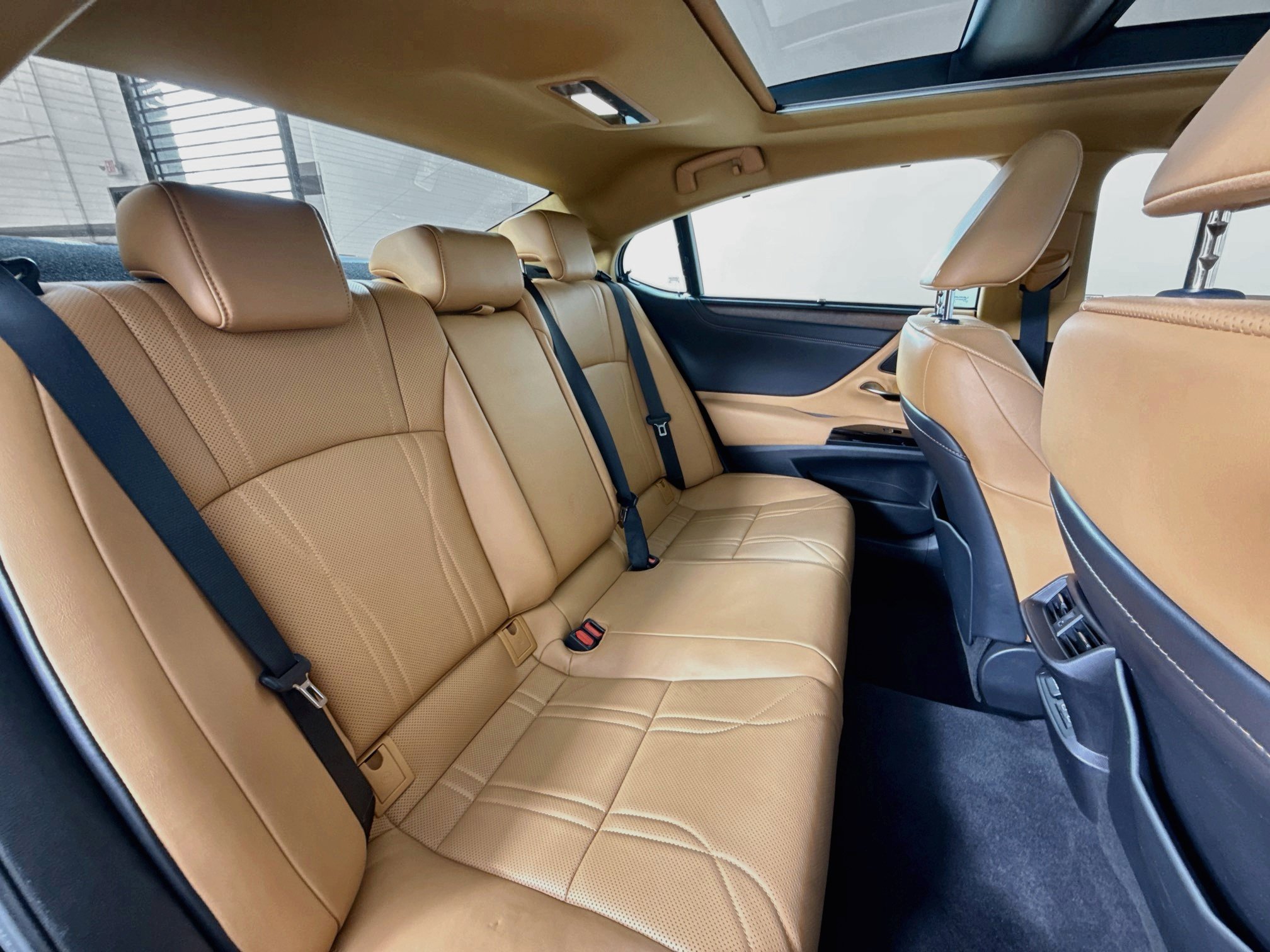 Used 2024 Lexus ES 350 Ultra Luxury w/ Accessory Package (Z2) FWD image 26