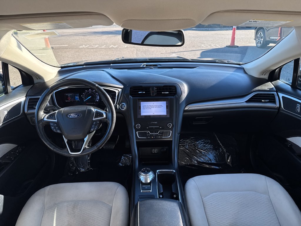 Used 2019 Ford Fusion SE w/ Equipment Group 151A FWD image 10
