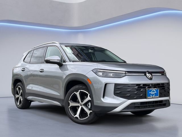 New 2026 Volkswagen Tiguan SE FWD image 1