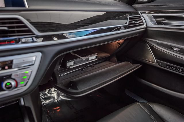 Used 2019 BMW 740i w/ M Sport Package RWD image 37