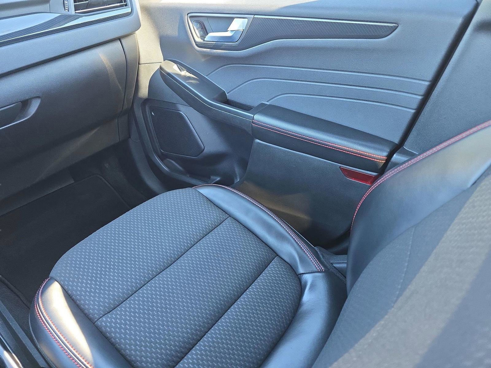 Used 2024 Ford Escape ST-Line AWD/4WD image 11