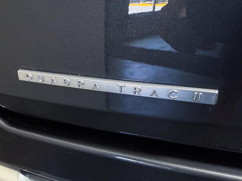 Used 2022 Jeep Wagoneer Series III AWD/4WD image 11