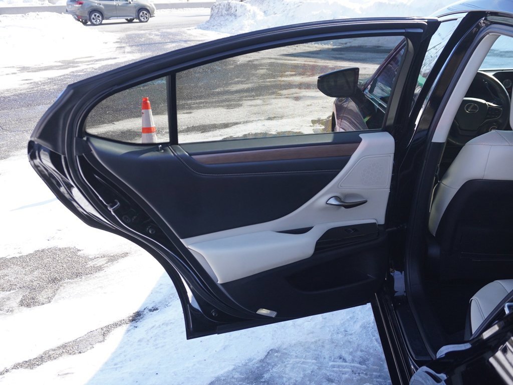 Used 2023 Lexus ES 250 w/ Premium Package image 26