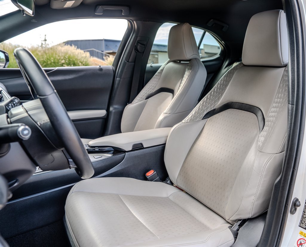Used 2019 Lexus UX 200 FWD image 26