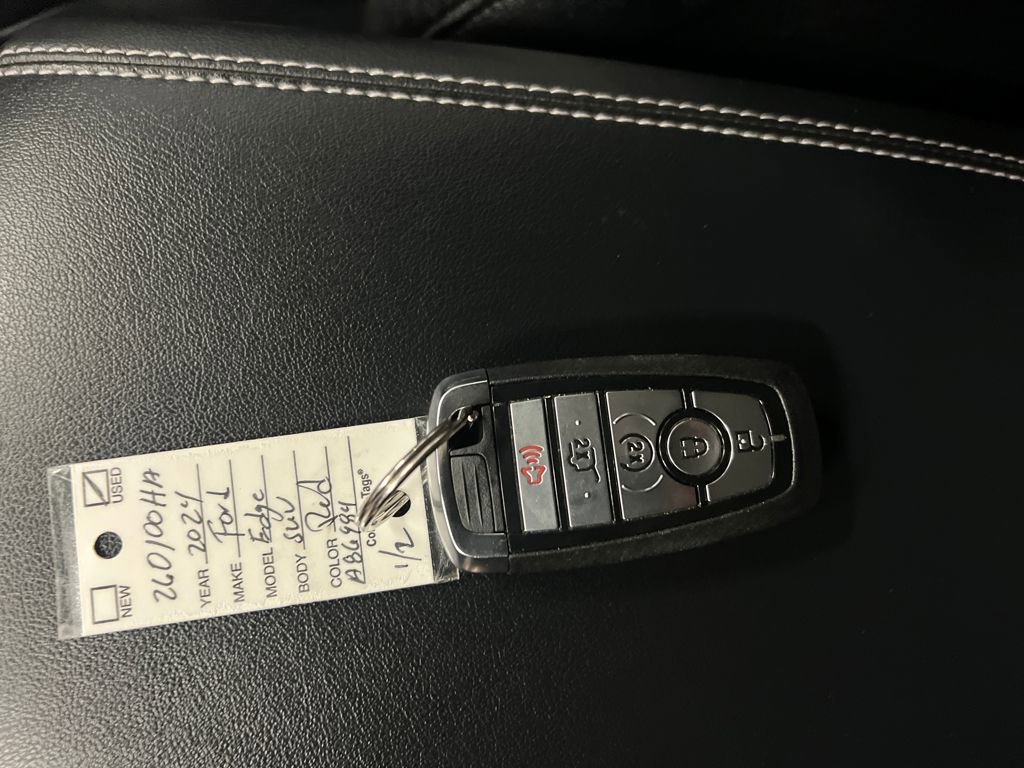 Used 2024 Ford Edge Titanium image 28