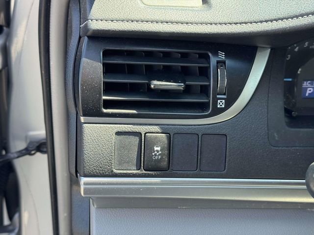 Used 2012 Toyota Camry LE image 21