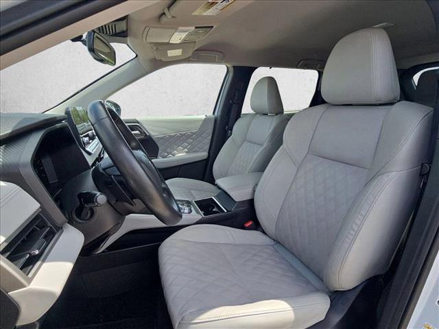 Used 2024 Mitsubishi Outlander SEL image 16