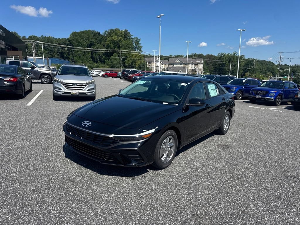 New 2026 Hyundai Elantra SE FWD image 1