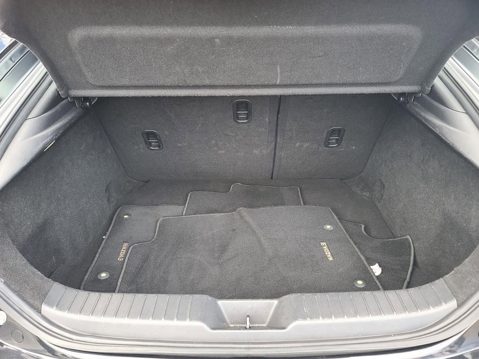 Used 2023 MAZDA MAZDA3 s image 31