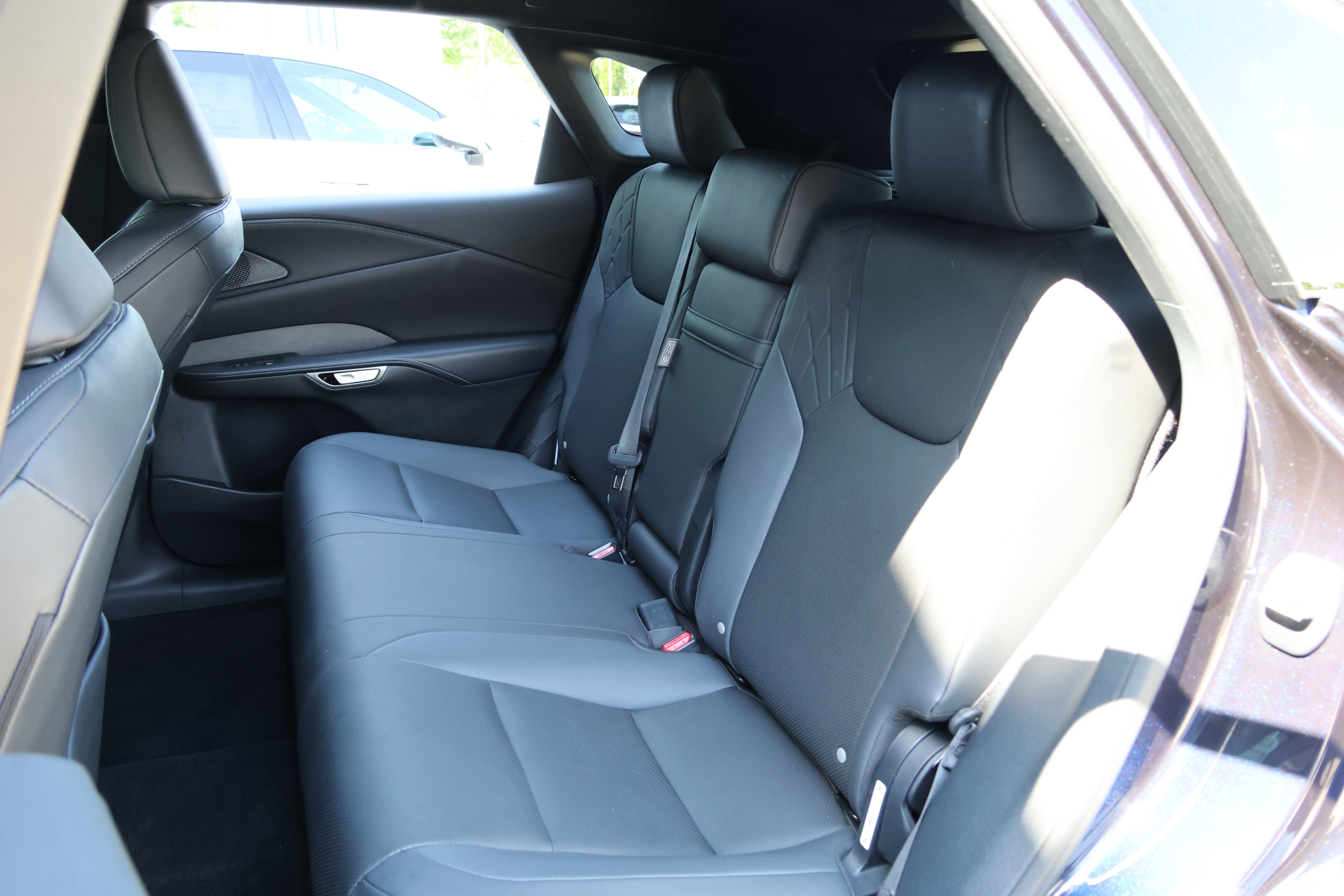 Used 2024 Lexus RX 350 FWD w/ Technology Package image 33
