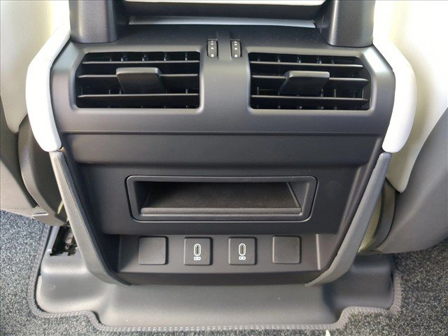 New 2026 Land Rover Defender 110 X-Dynamic SE AWD/4WD image 23