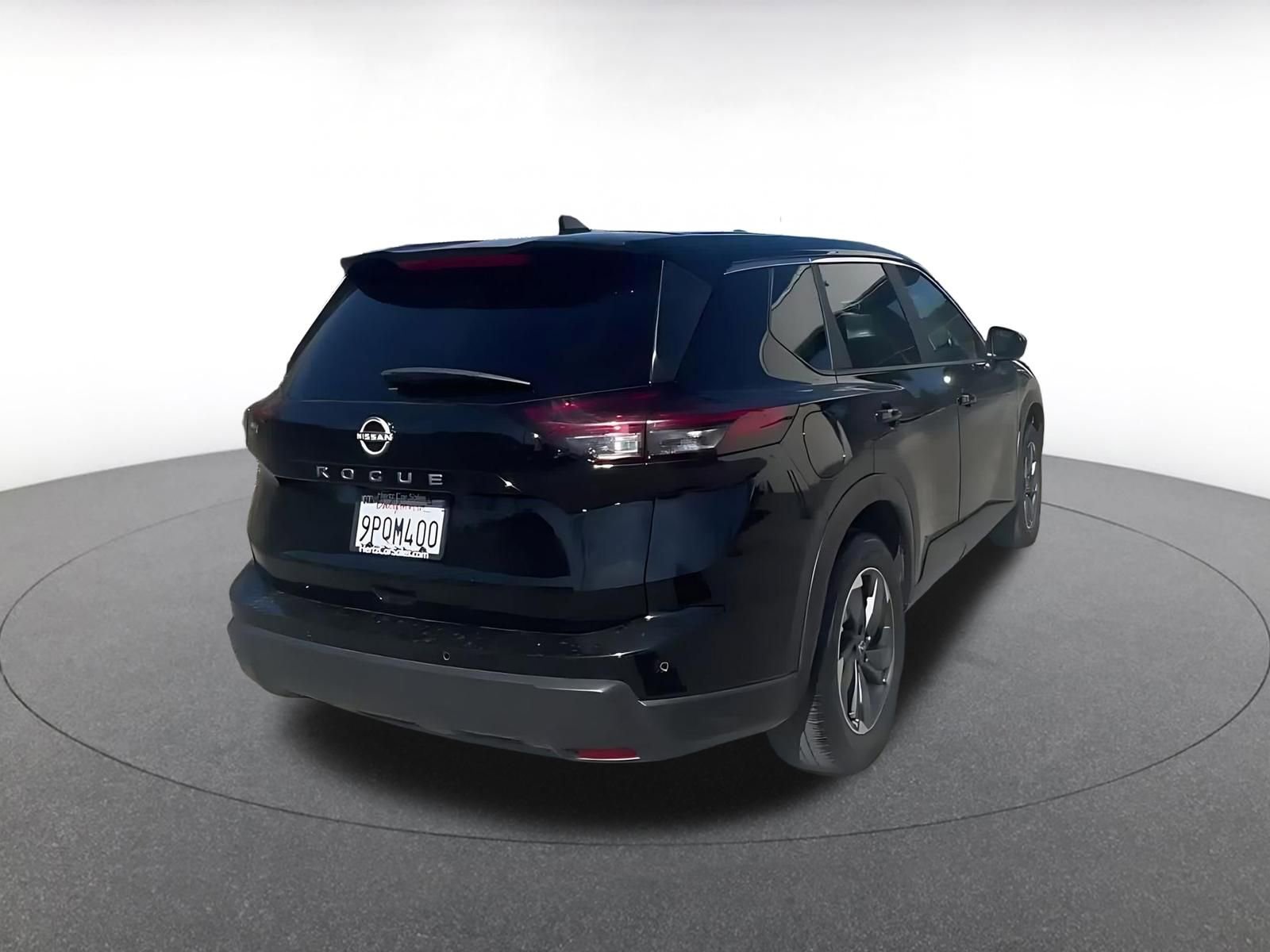 Used 2025 Nissan Rogue SV FWD image 14