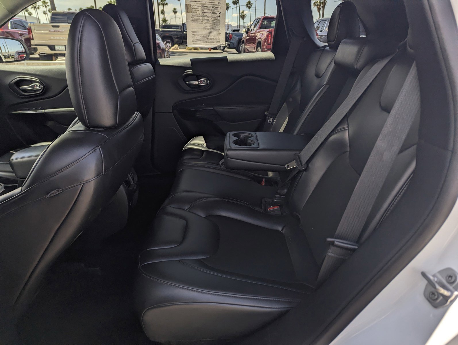 Used 2021 Jeep Cherokee Latitude Plus FWD image 8