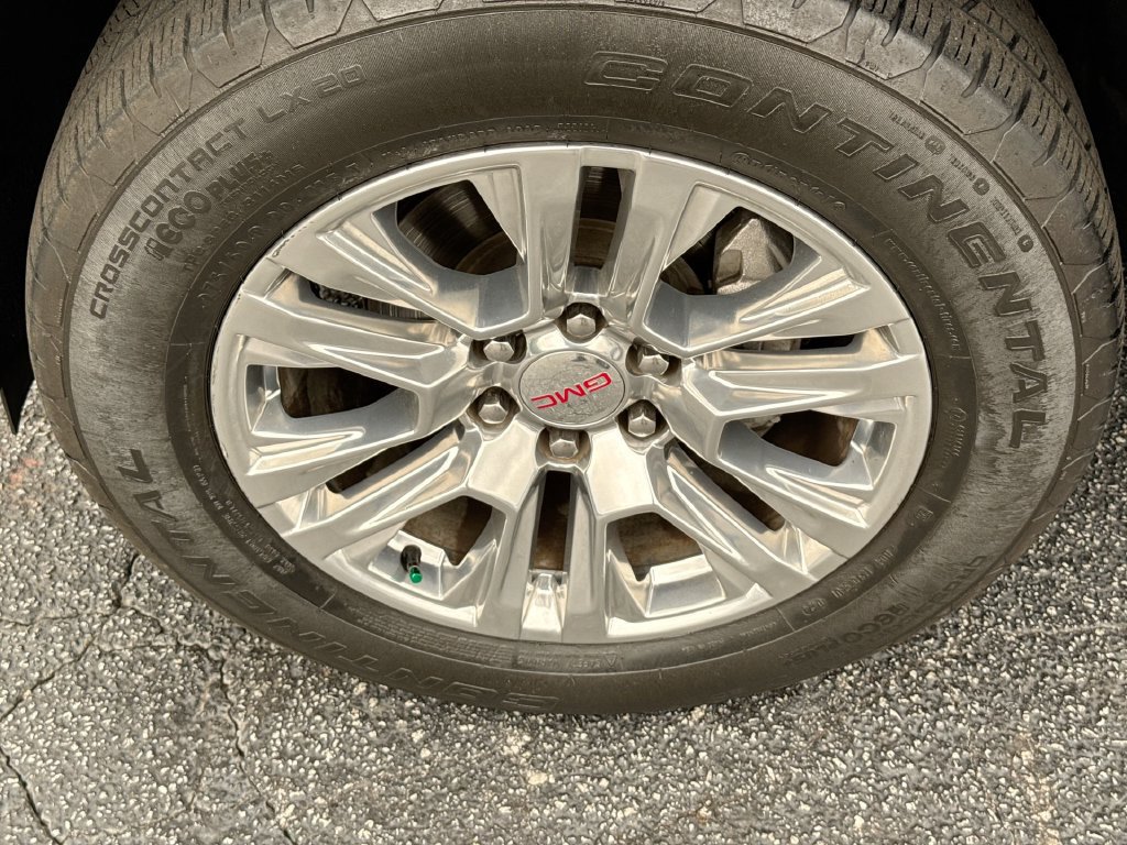 Used 2024 GMC Yukon XL Denali AWD/4WD image 12