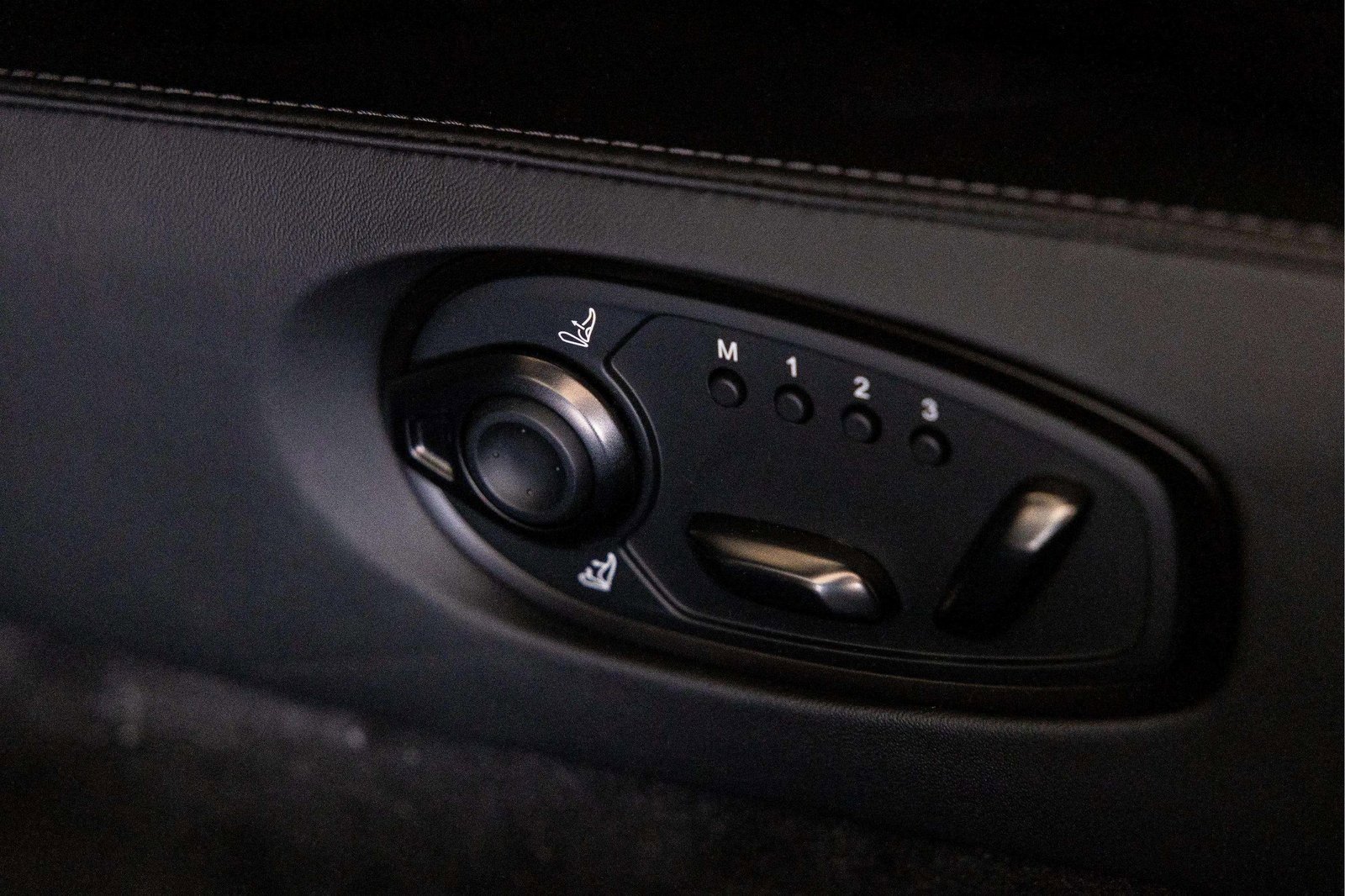 New 2026 Aston Martin V8 Vantage Coupe image 26