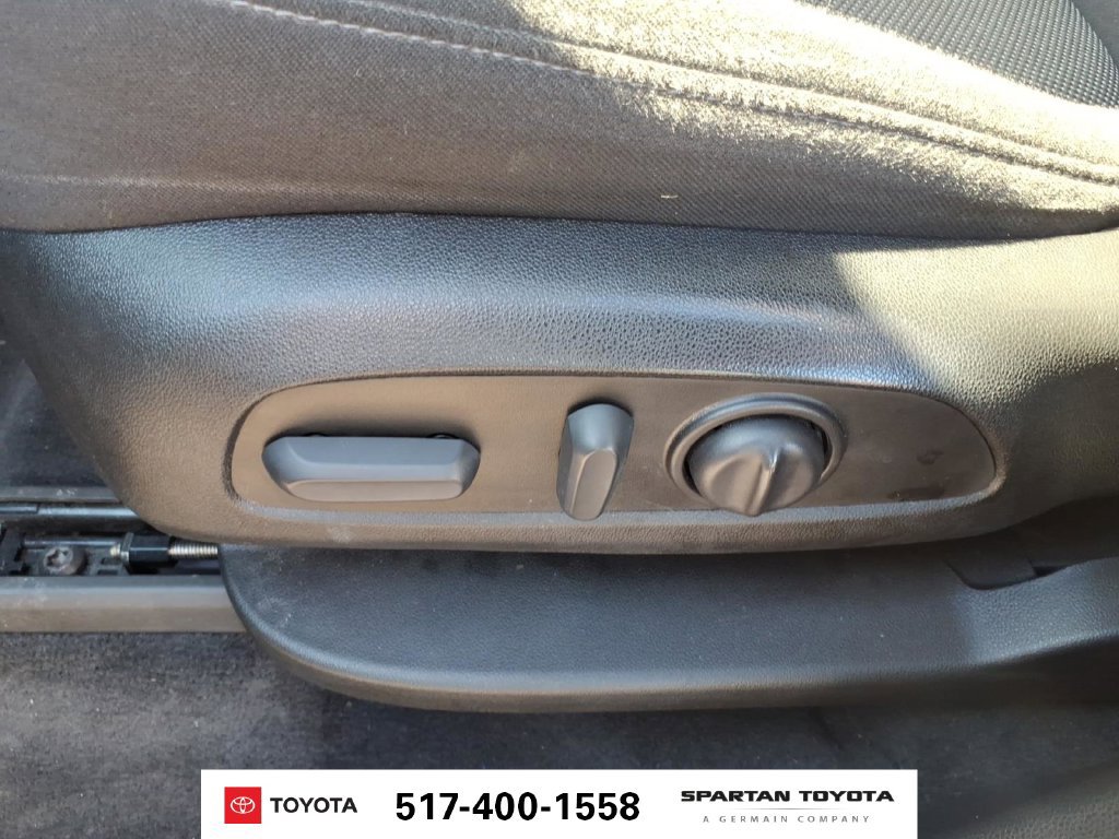 Used 2023 Chevrolet Traverse LT w/ Rear Camera Mirror Package AWD/4WD image 16