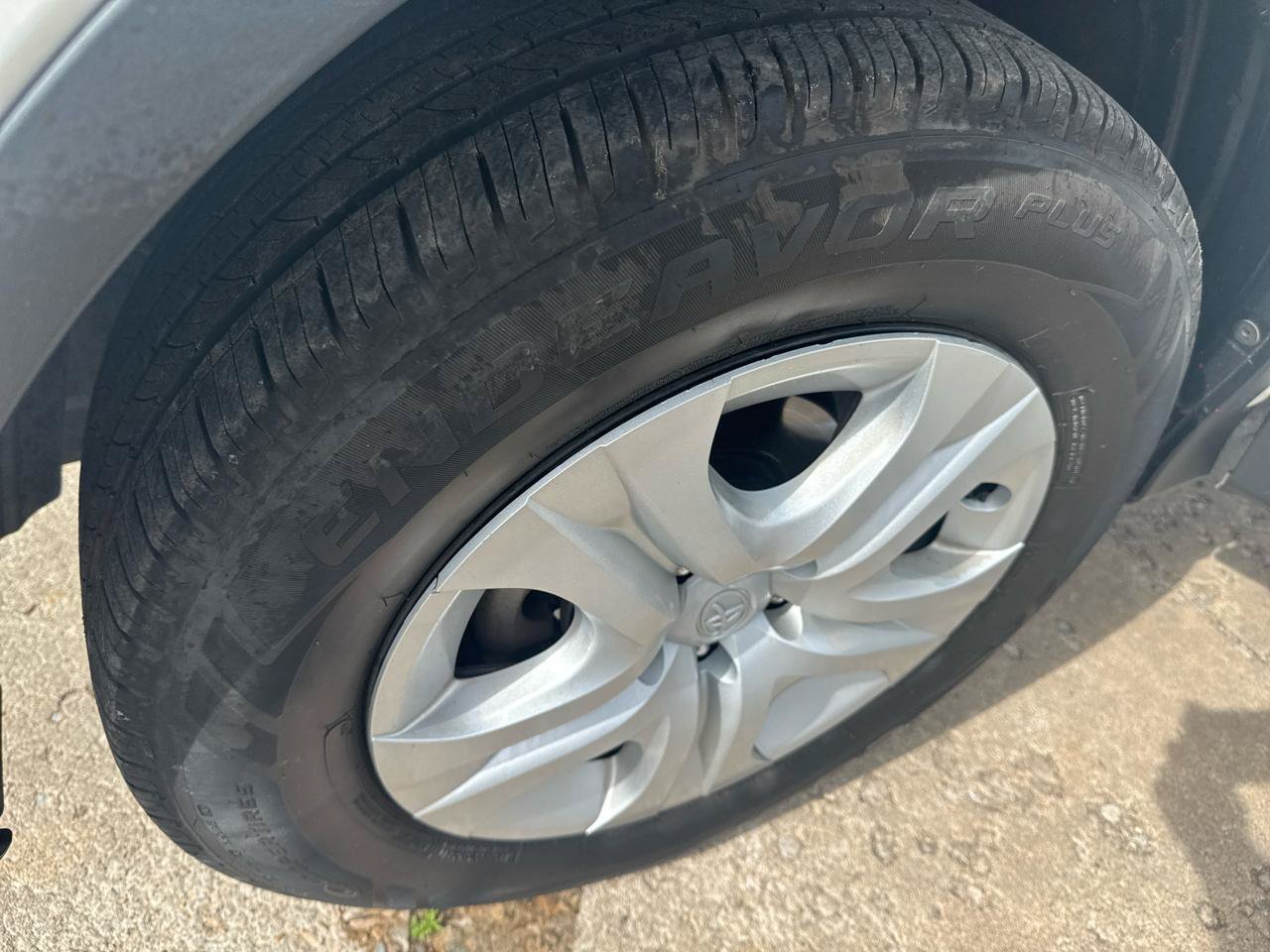 Used 2015 Toyota RAV4 LE FWD image 34