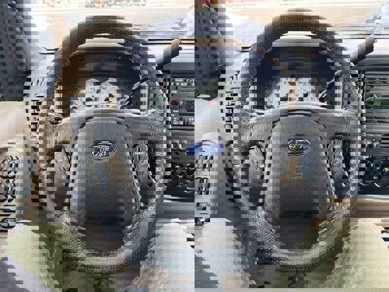 Used 2001 Ford Escape XLT image 11