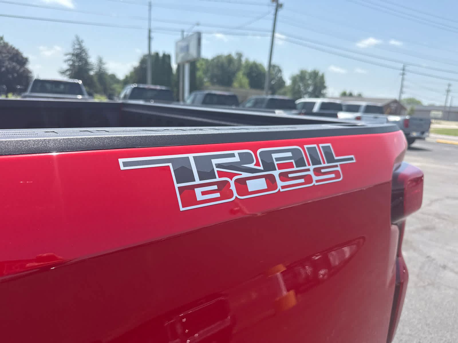 New 2026 Chevrolet Silverado 1500 Custom Trail Boss w/ LPO, Dark Essentials Package AWD/4WD image 11