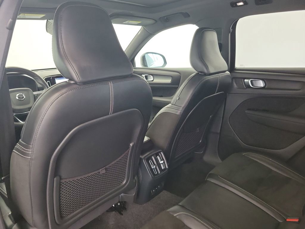 Used 2022 Volvo XC40 P8 Recharge Plus AWD/4WD image 14