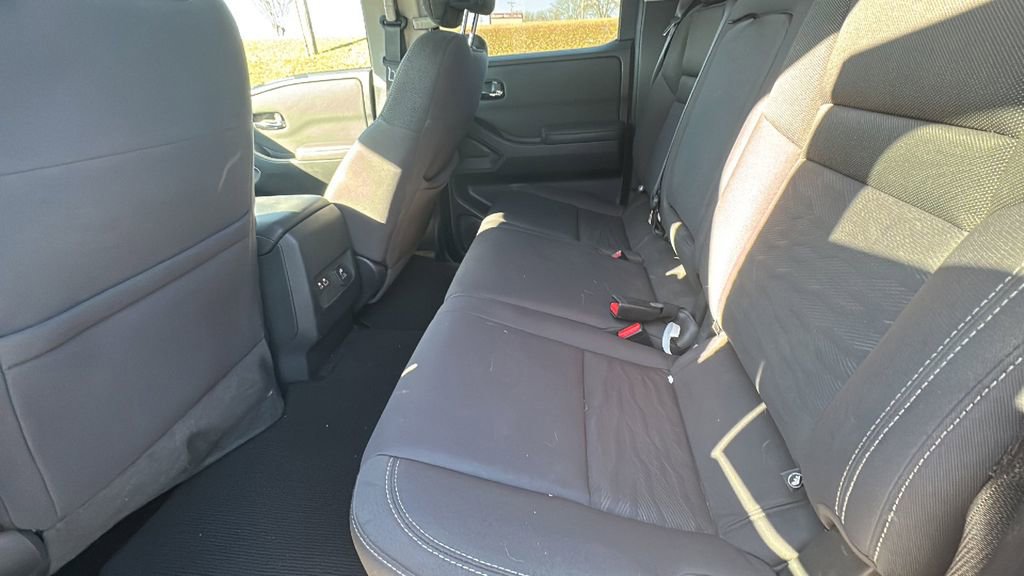 Used 2022 Nissan Frontier SV image 15