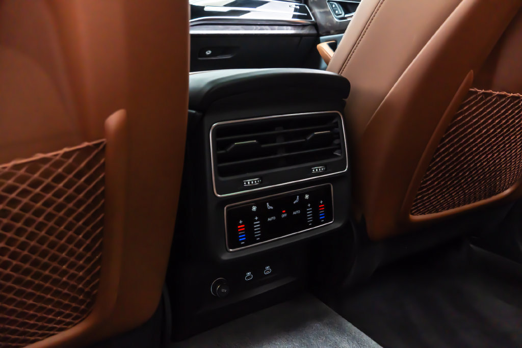 Used 2023 Audi Q8 Premium Plus w/ Premium Plus Package AWD/4WD image 30