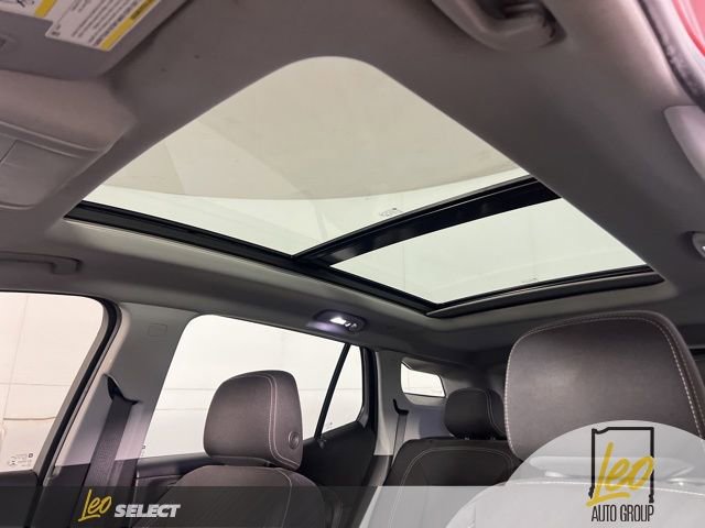 Used 2022 GMC Terrain SLE w/ Driver Convenience Package FWD image 15