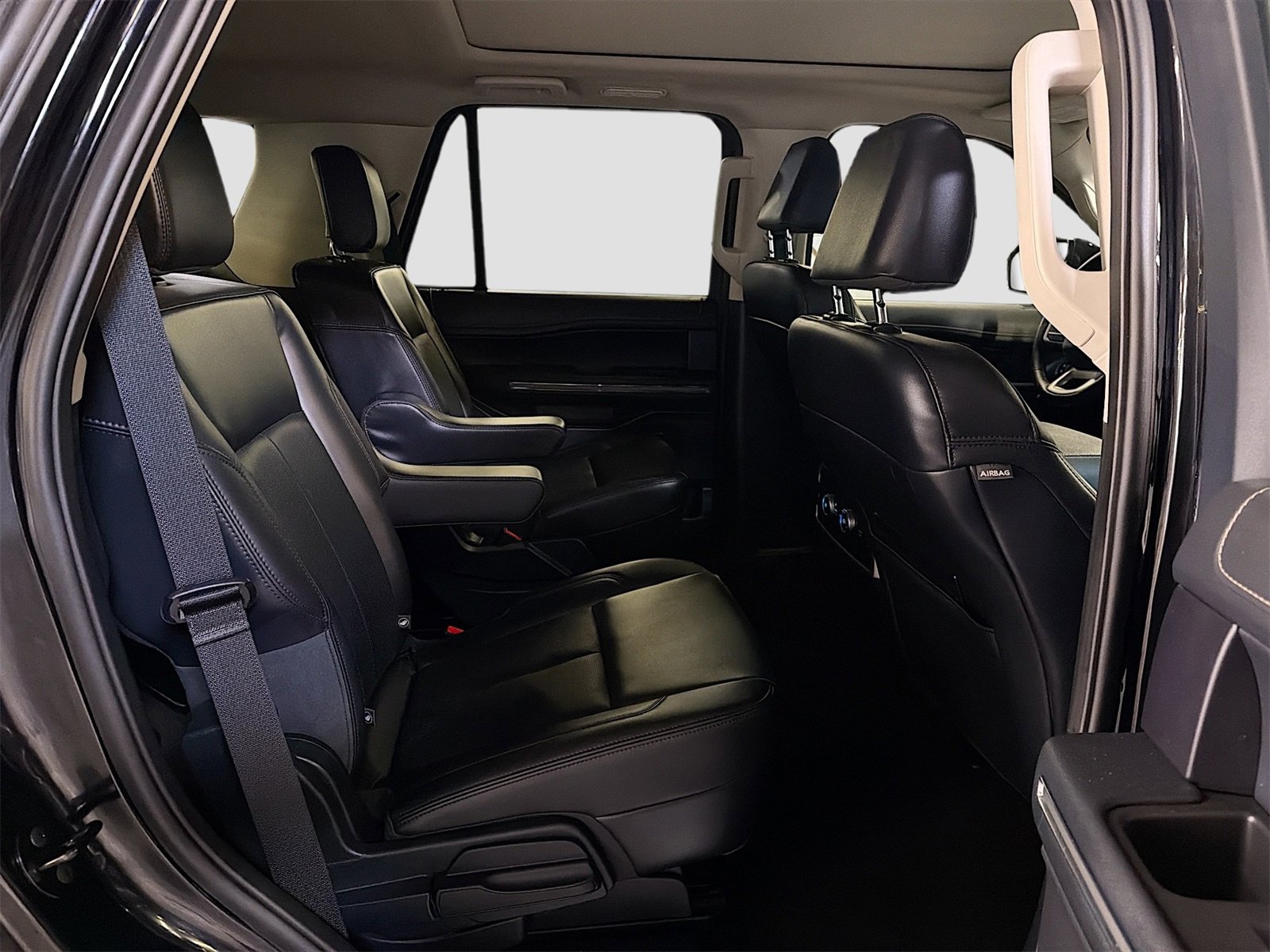 Used 2024 Ford Expedition XLT image 28