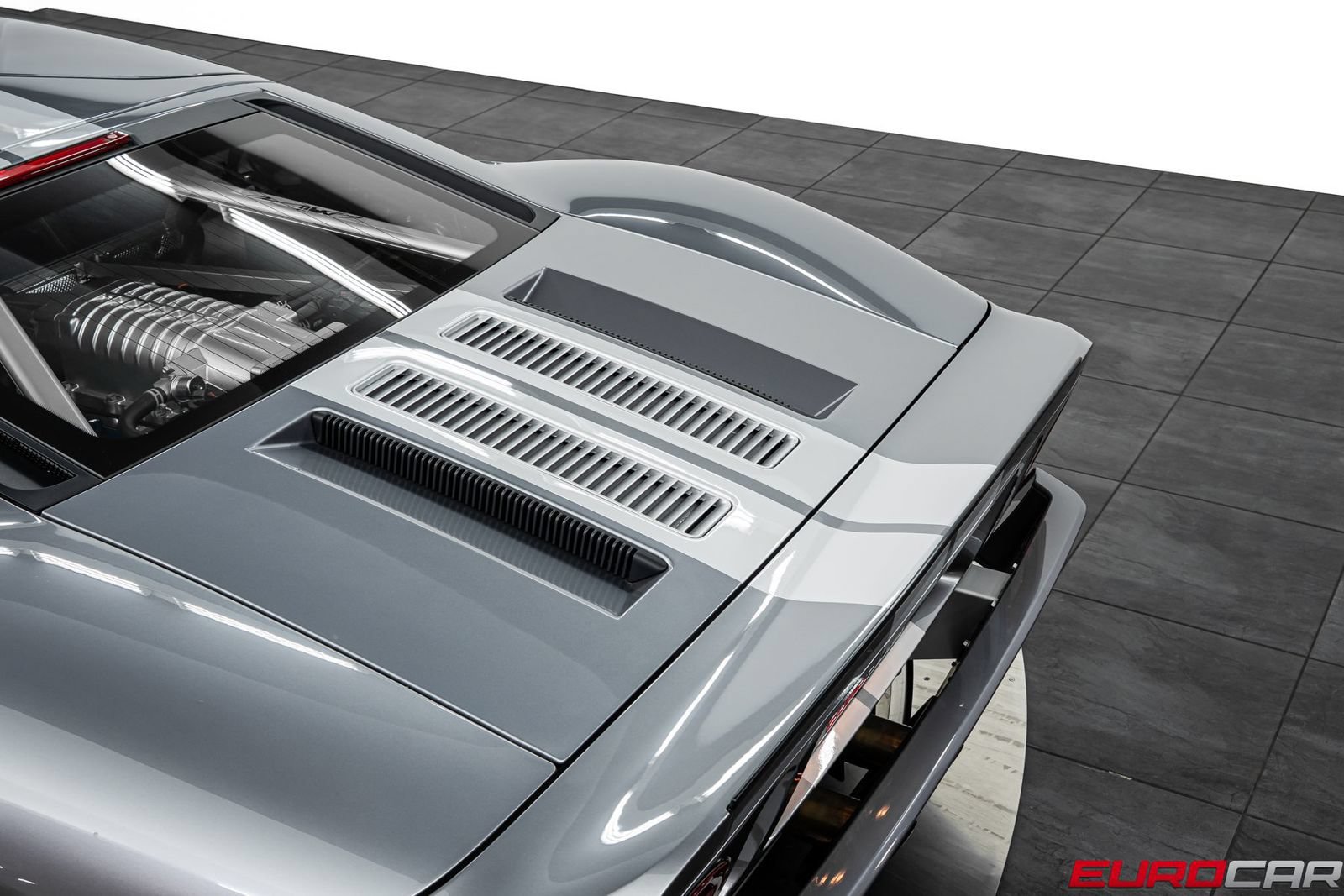 Used 2006 Ford GT RWD image 21