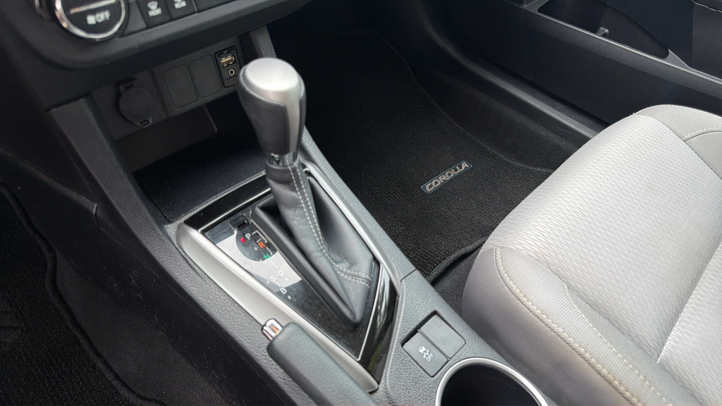 Used 2014 Toyota Corolla LE w/ Body Protection Package FWD image 25