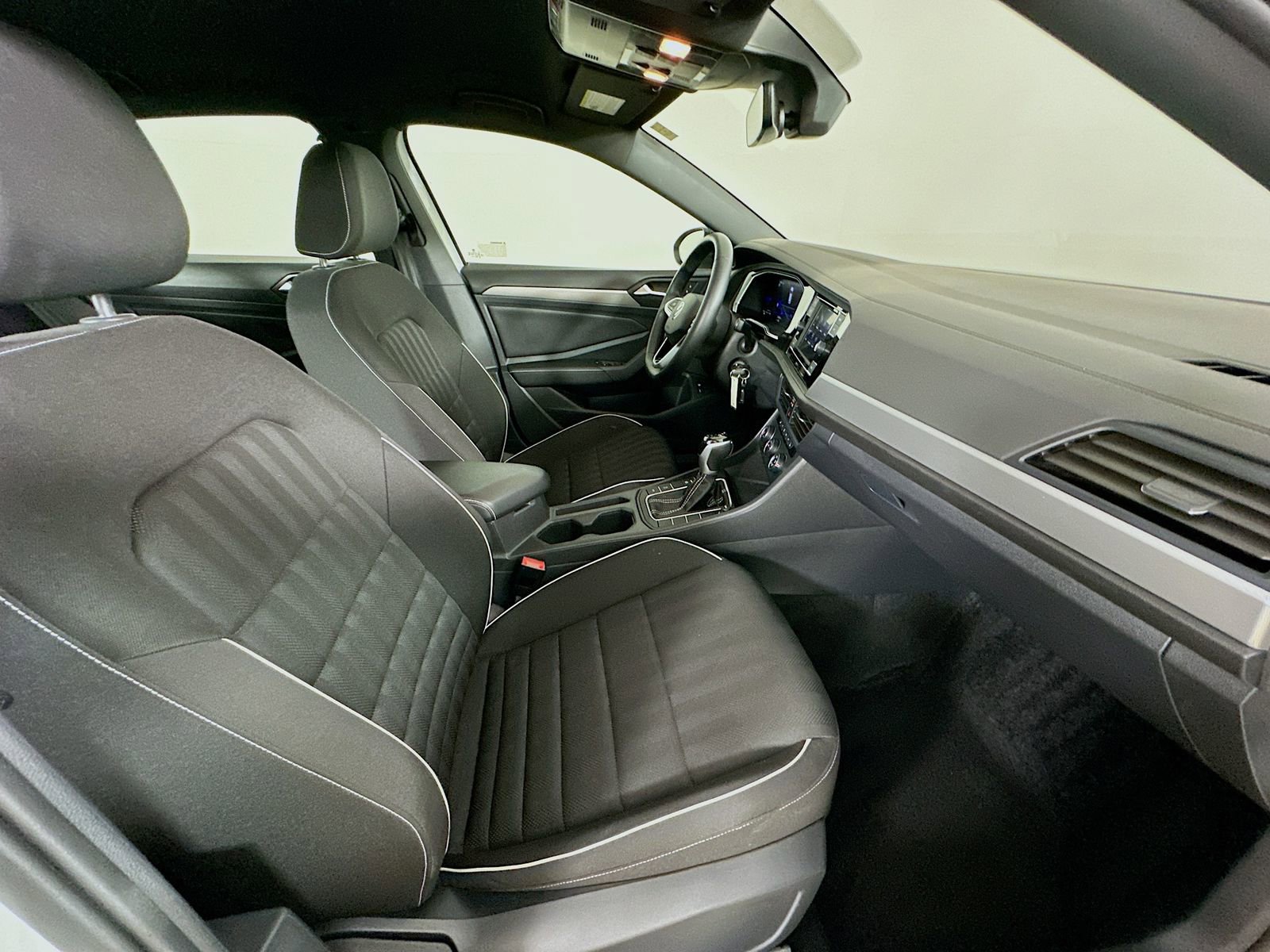 Used 2024 Volkswagen Jetta Sport FWD image 40