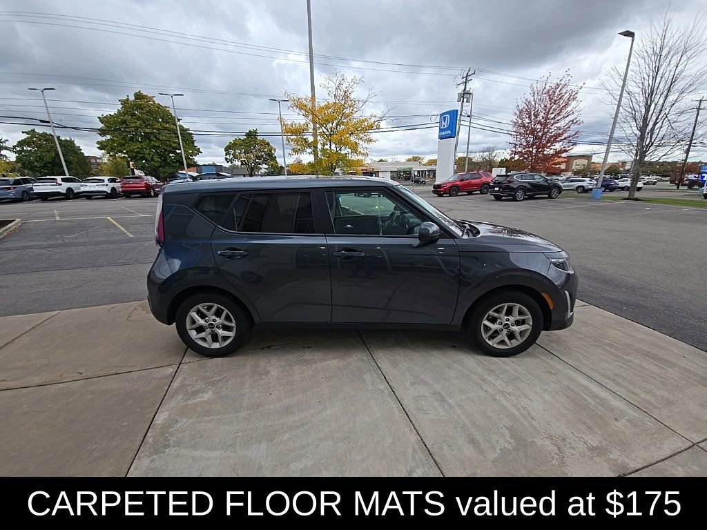 Used 2023 Kia Soul S image 2
