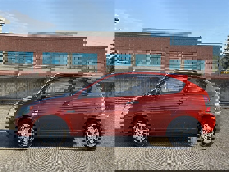 Used 2009 Hyundai Accent GS w/ Popular Equipment Pkg 2 image 2