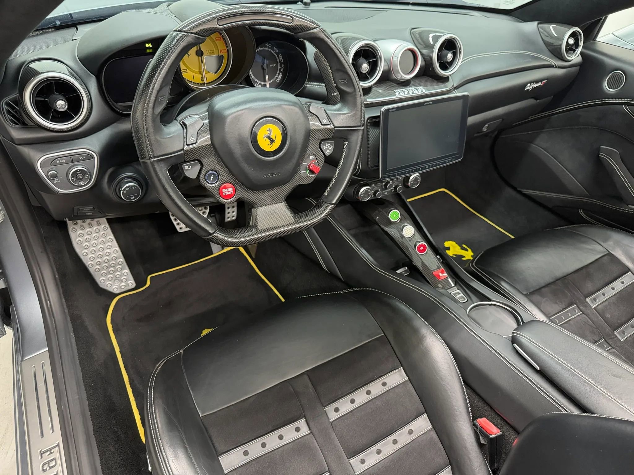 Used 2015 Ferrari California T RWD image 3