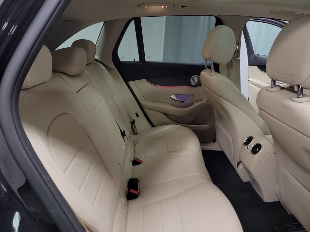 Used 2020 Mercedes-Benz GLC 300 4MATIC image 34