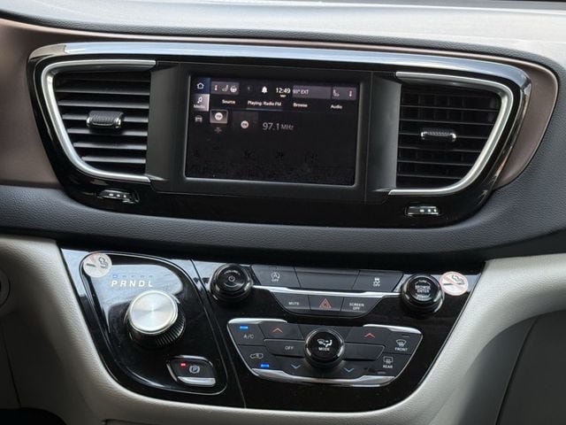 Used 2023 Chrysler Voyager LX FWD image 16