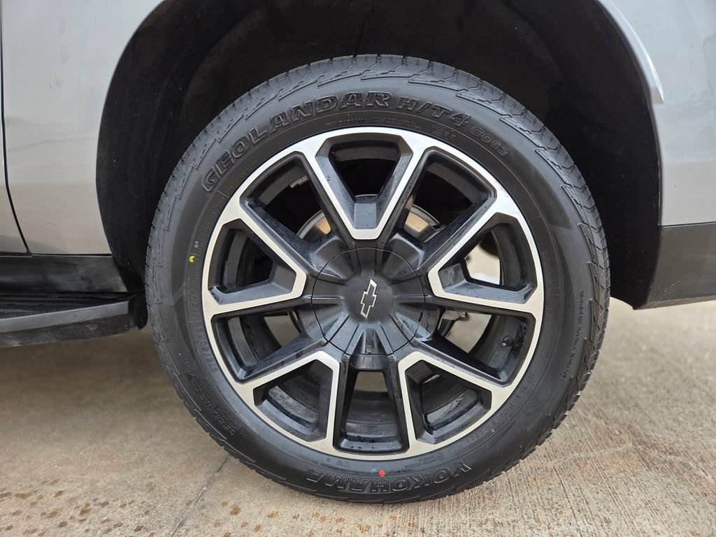 Used 2023 Chevrolet Suburban RST w/ Luxury Package RWD image 36