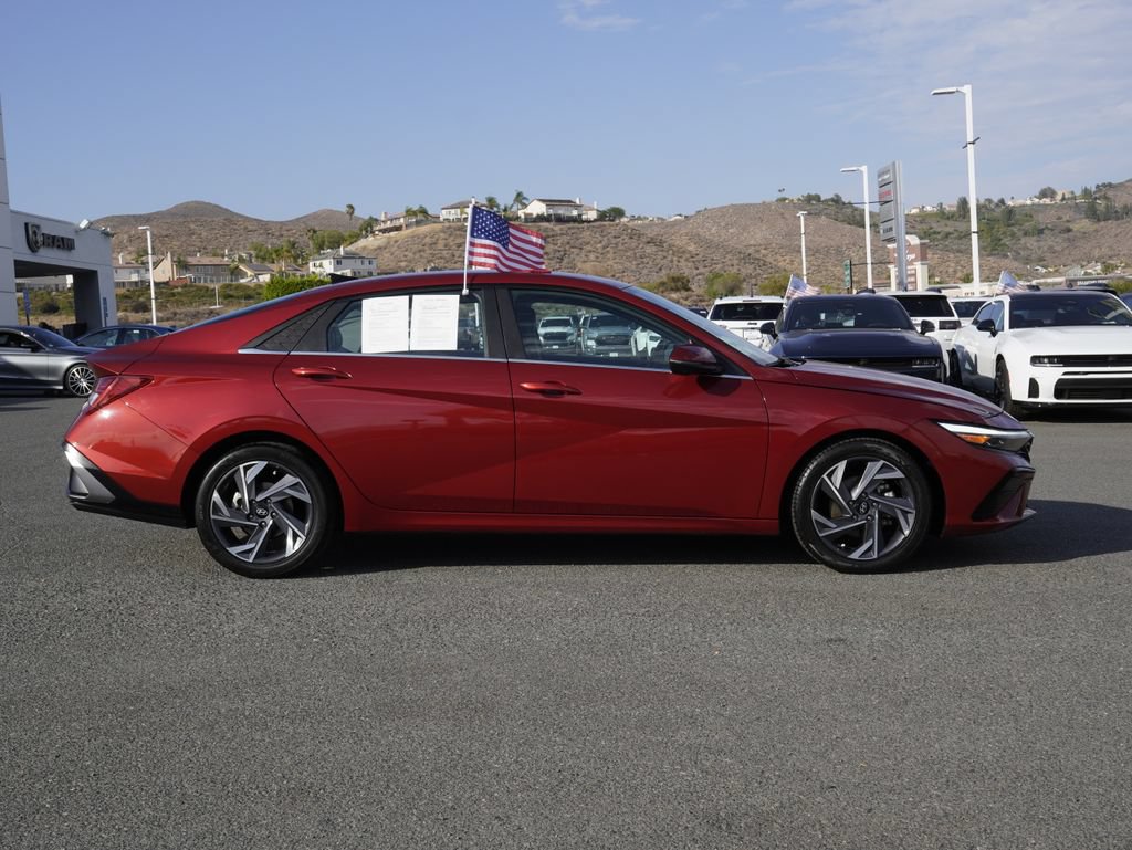 Used 2024 Hyundai Elantra Limited FWD video 3
