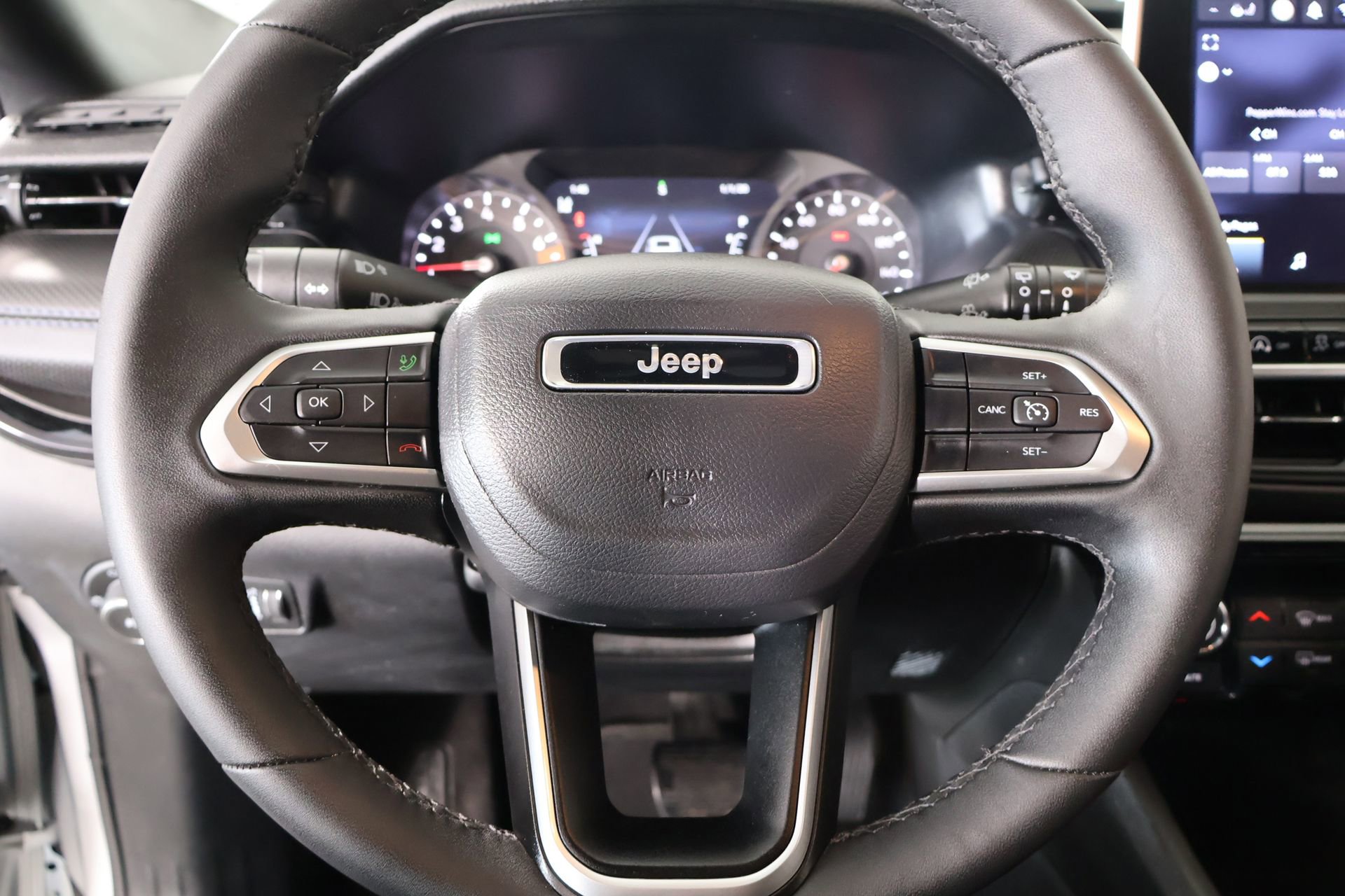 Used 2026 Jeep Compass Altitude image 3