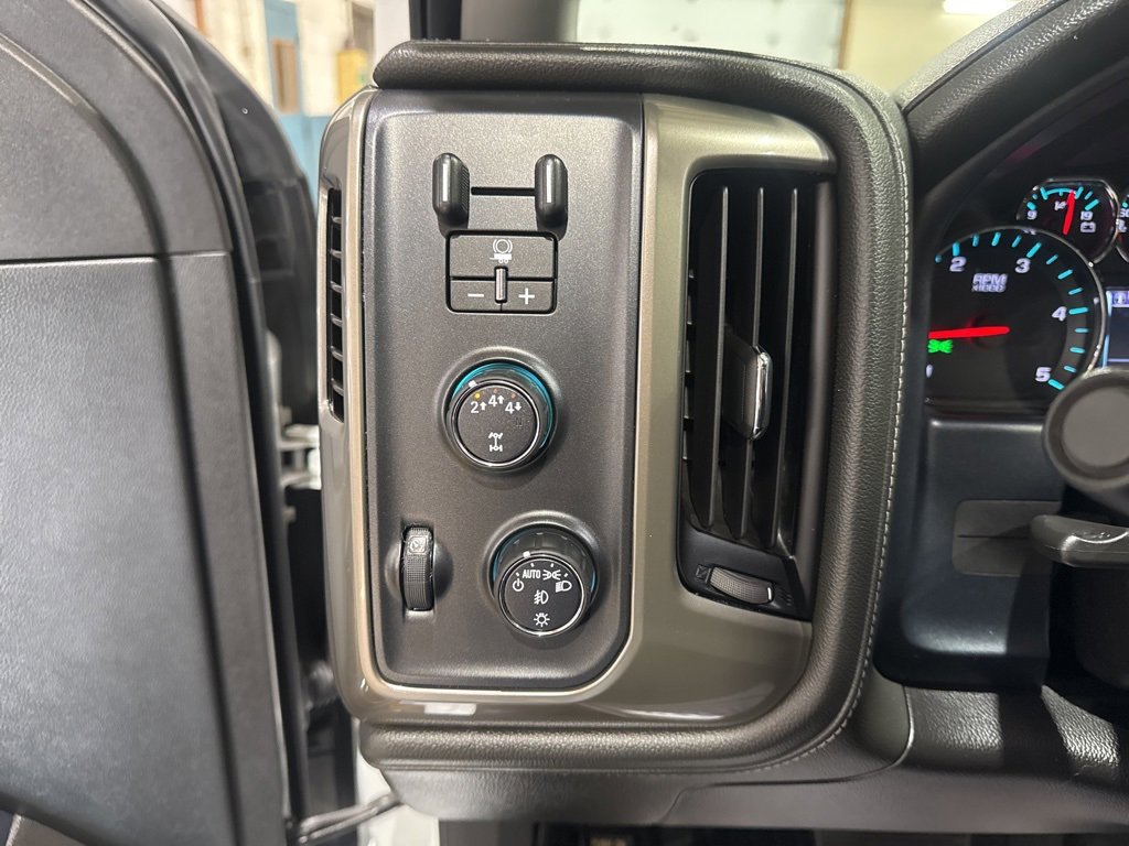 Used 2018 Chevrolet Silverado 2500 High Country w/ Duramax Plus Package image 16